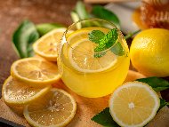 Домашна лимонада с мед, мента газирана вода